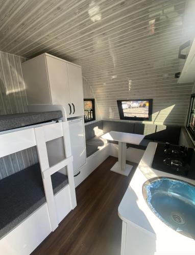 www.lakefrontlodge.com