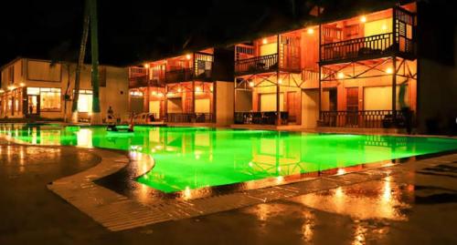 www.oceantreebeachresort.com