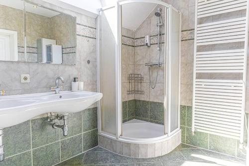 www.charthousesuites.com