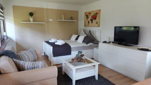 www.villa-vlastelini.com