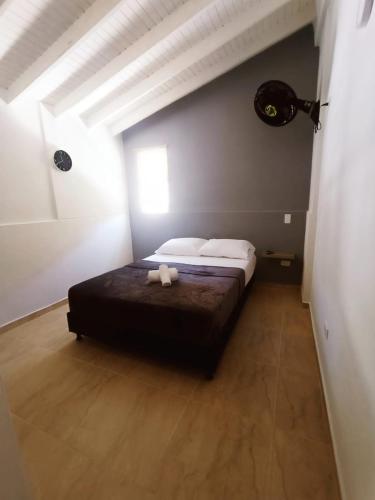 www.12nighthotel.com