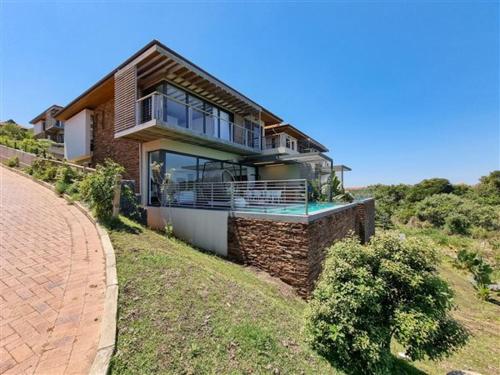 www.auraresidence.com