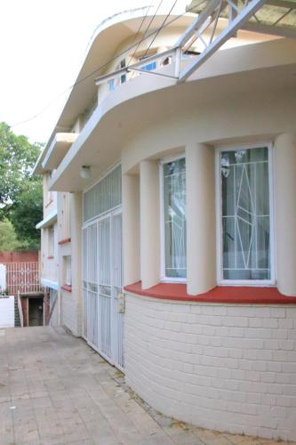 www.parklanecardiff.com