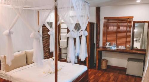www.avocetproperties.net