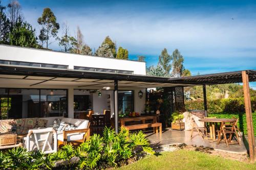 www.villa-lorena.com