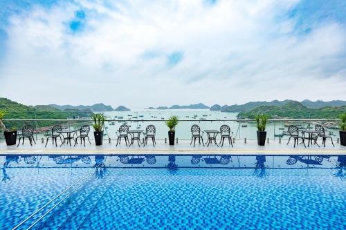 www.catbaparadisehotel.com.vn