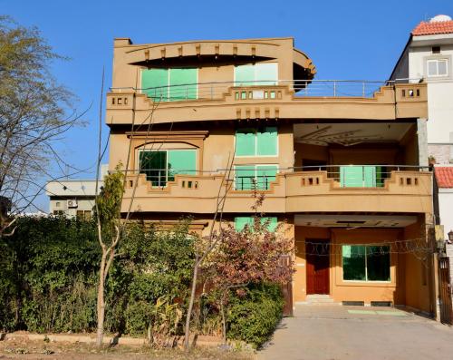 www.hotel-vier-linden.de