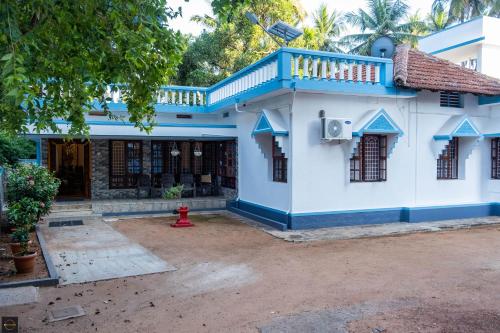www.villanueehotel.com.ng