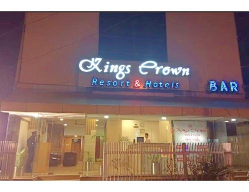 www.kingscrownhotel.com