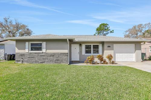 www.antiqueapartments.com