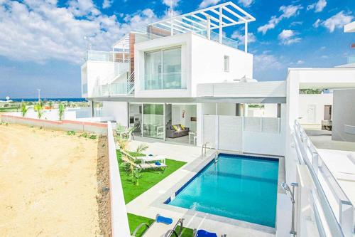www.macaronesiaholidays.com