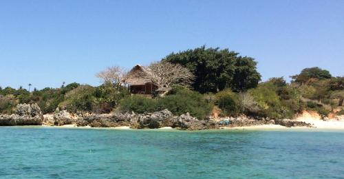 www.thebeachhouseroatan.com