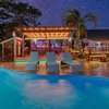 Roatan Yacht Club and Dive Center