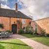 Luxury 3 bedroom cottage within private grounds