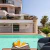 Villa vista mare con piscina privata a Mondello