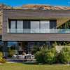 Wanaka Luxury on Sutdholme