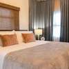 King Size Suites close to downtown w/ free parking