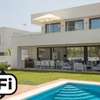 Villa Paraiso, 15