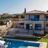 VILLA LICAJ