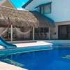 -CasaBlanca- Piscina privada, cerca a la playa!