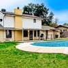 Large Family Home with Pool Close to Sea World
