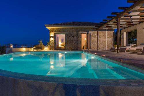www.villasofluxury.gr