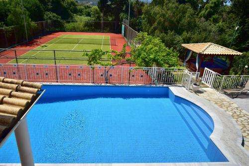 www.corfuvillatennis.com