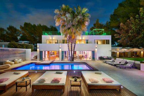 www.casaindiaibiza.com