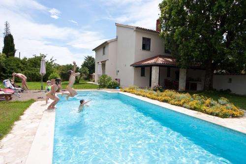 www.villaaltra.com