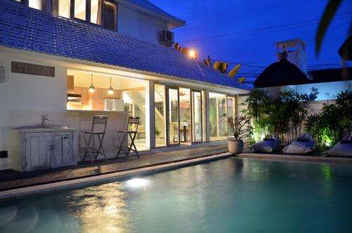 www.villaoberoi.com