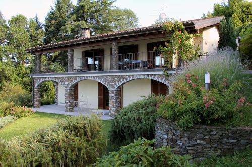www.lakeanditaly.com