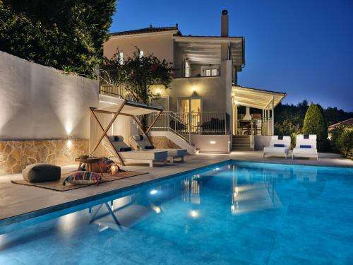 www.alkyonidesvillas.gr
