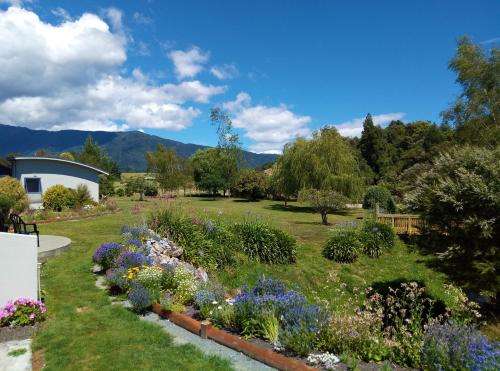 www.patonsrockbeachvillas.co.nz