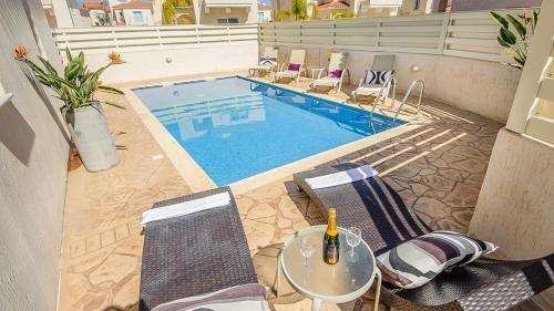 www.rentprivatevillas.com