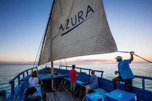 www.azura-retreats.com