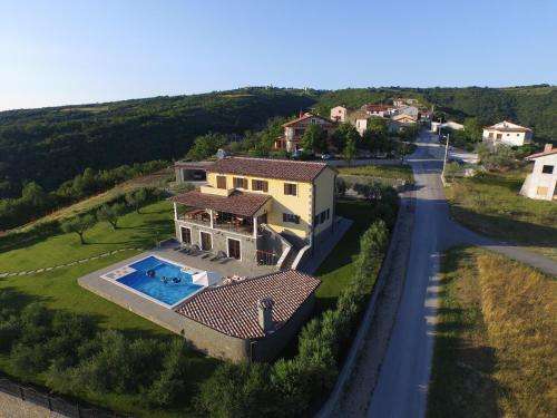 www.karlic-villamaslina.com
