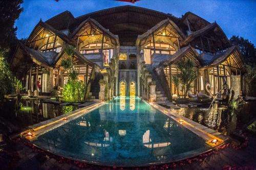 www.avalon.villas