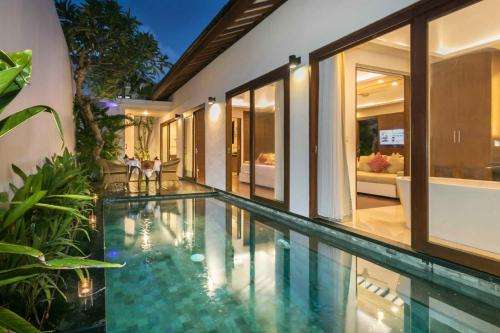 www.anarivillas-kuta.com