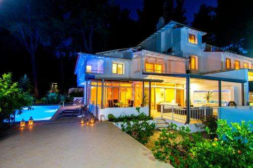 www.musesvillassani.com