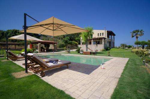 www.villarusselia.gr