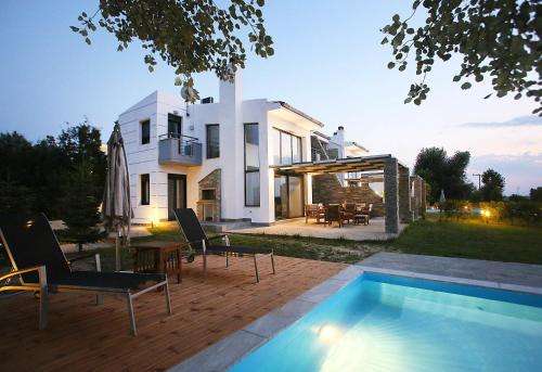 www.sunnysani-luxuryvillas.com