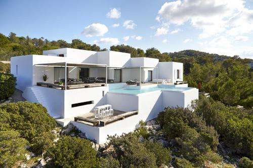 www.haciendanaxamena-ibiza.com