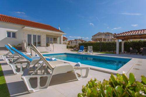 www.villa-milena.com