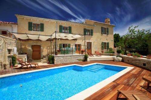 www.villagelci.com