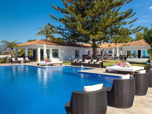www.villaissabellamarbella.com
