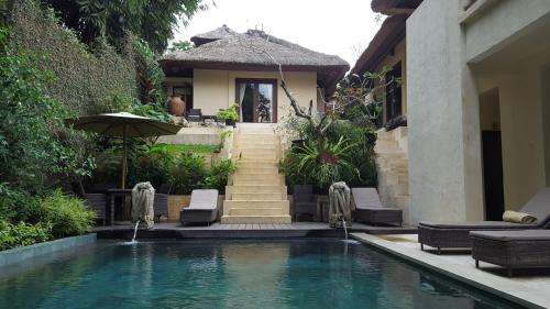 www.purnamasarivilla.com