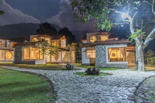 www.villasjucanya.com