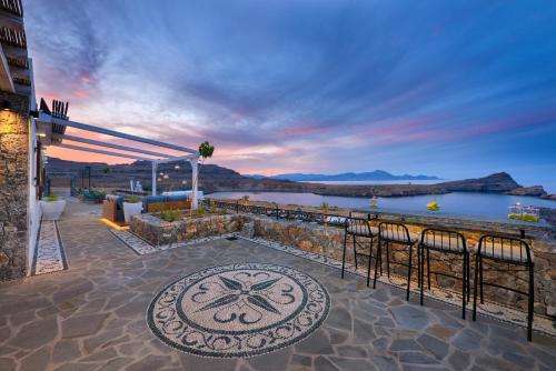 www.lindos-vigli-villa.com