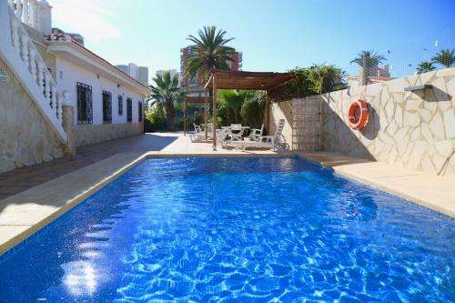 www.villaanabenidorm.com