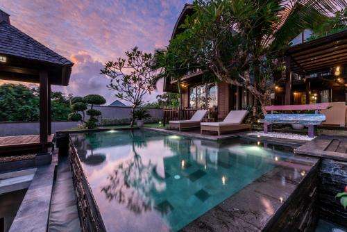 www.rajawoodsvilla.com